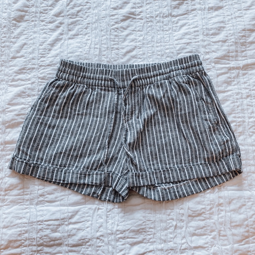 Old Navy Linen Blend Stripe Cuff Shorts